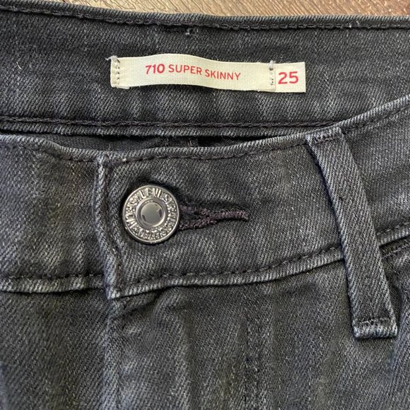 Levi's Black Skinny Jeans for Women - Picture 5 of 8